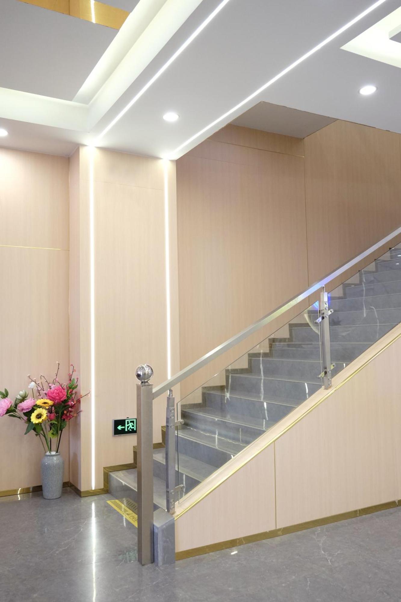 Huahang Hotel - Guangzhou Baiyun International Airport - Free Airport Shuttle Bus Exteriör bild