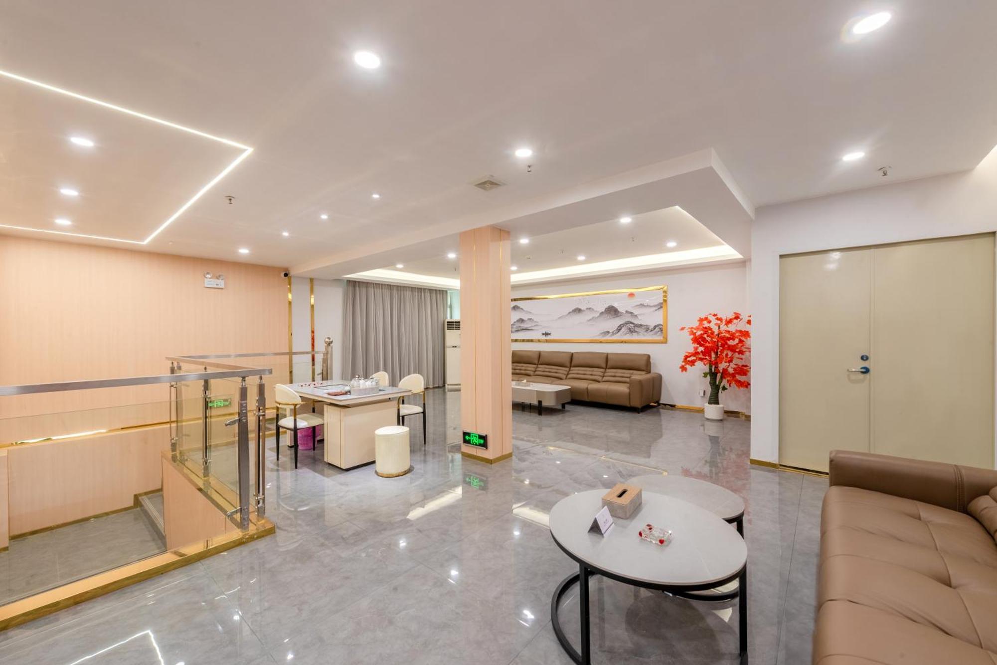 Huahang Hotel - Guangzhou Baiyun International Airport - Free Airport Shuttle Bus Exteriör bild