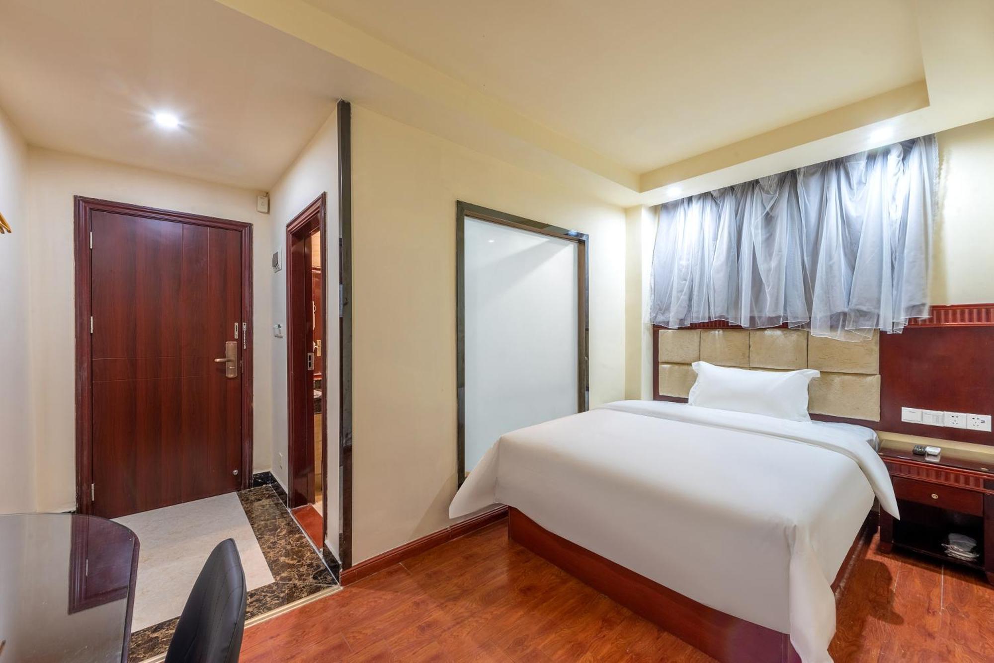 Huahang Hotel - Guangzhou Baiyun International Airport - Free Airport Shuttle Bus Exteriör bild